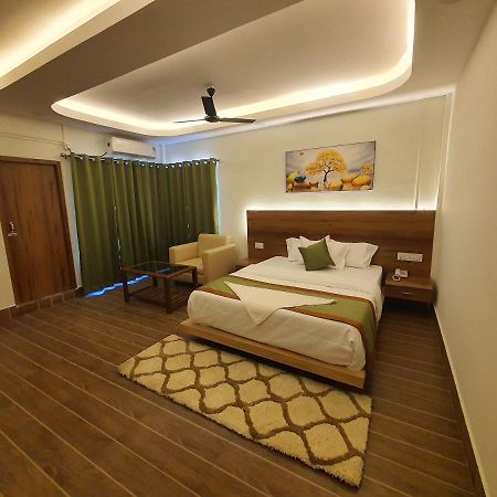 Hotel Deo Volente Sivasagar エクステリア 写真