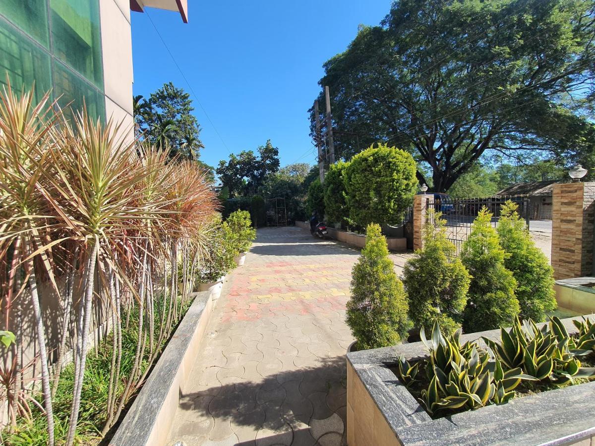 Hotel Deo Volente Sivasagar エクステリア 写真