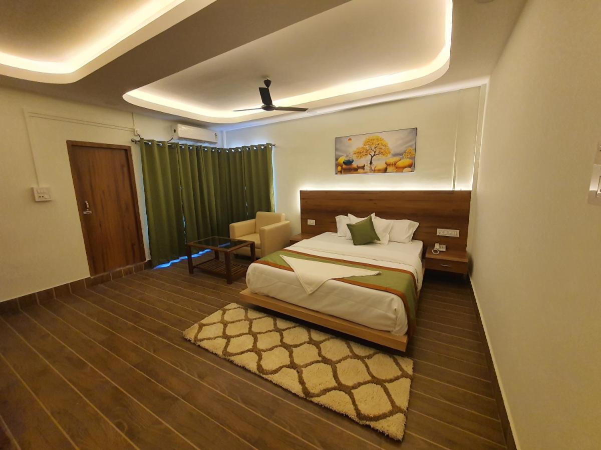 Hotel Deo Volente Sivasagar エクステリア 写真