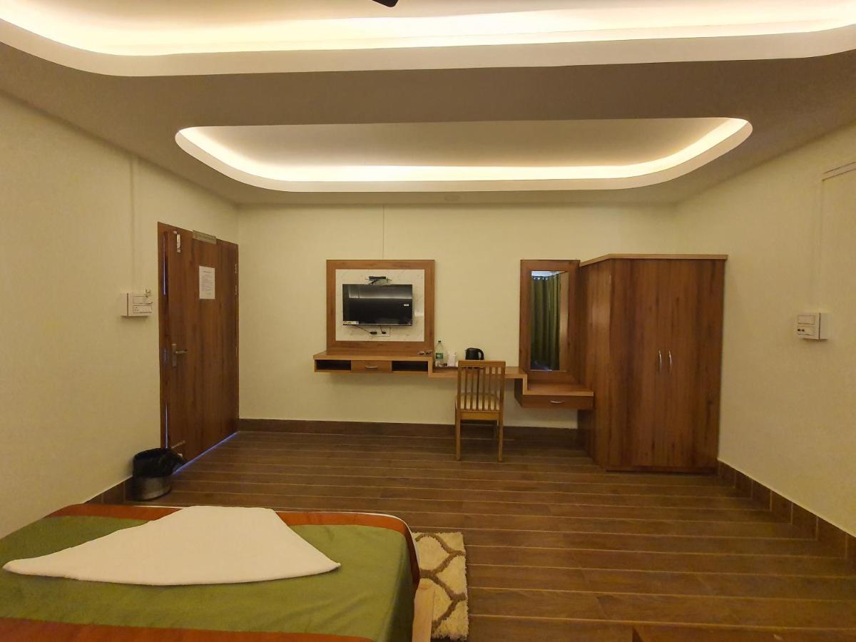 Hotel Deo Volente Sivasagar エクステリア 写真