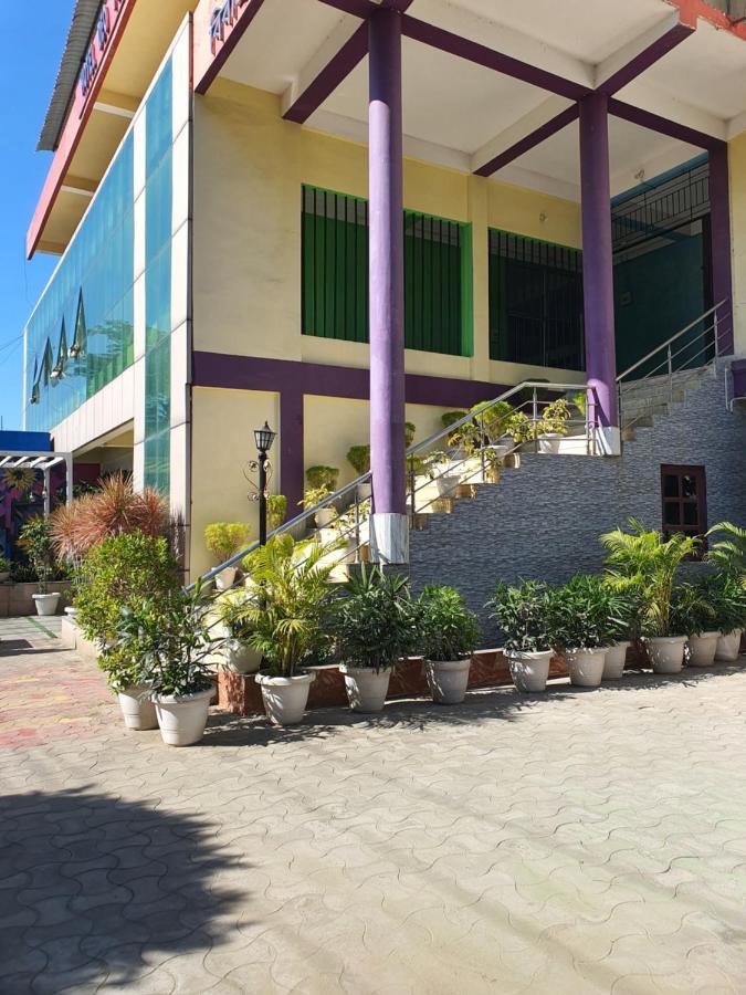 Hotel Deo Volente Sivasagar エクステリア 写真