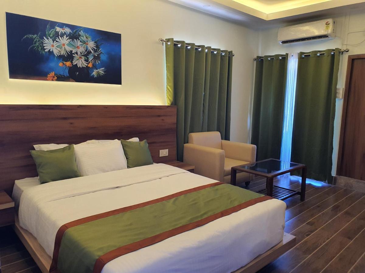 Hotel Deo Volente Sivasagar エクステリア 写真
