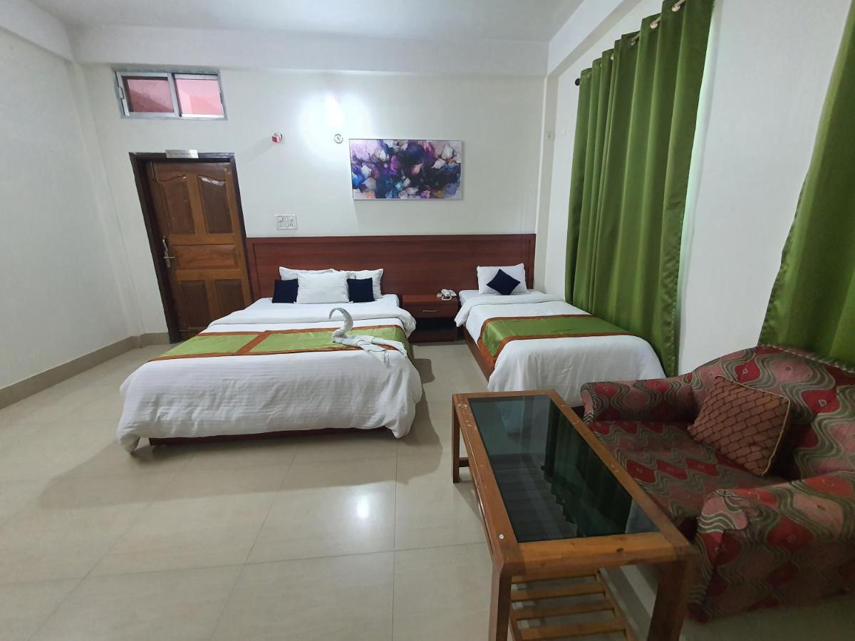 Hotel Deo Volente Sivasagar エクステリア 写真