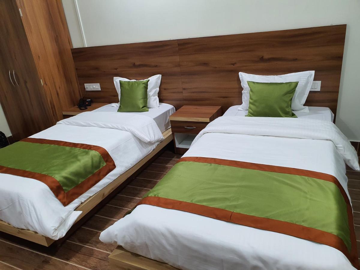 Hotel Deo Volente Sivasagar エクステリア 写真