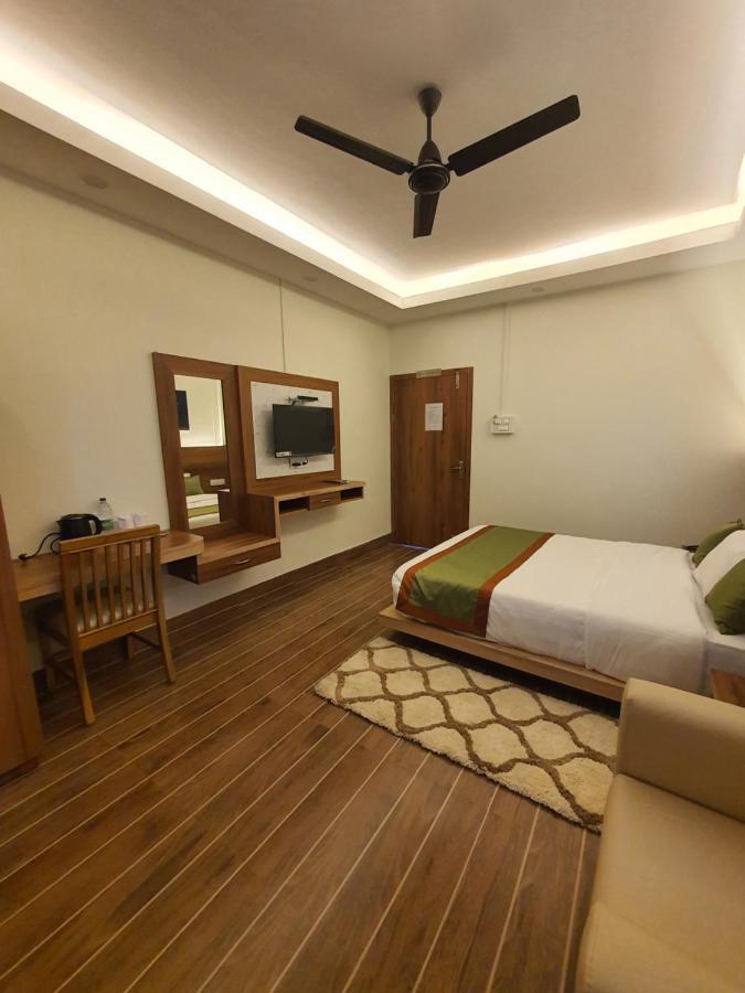Hotel Deo Volente Sivasagar エクステリア 写真