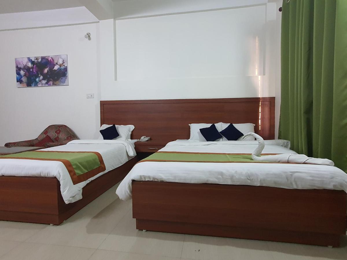 Hotel Deo Volente Sivasagar エクステリア 写真