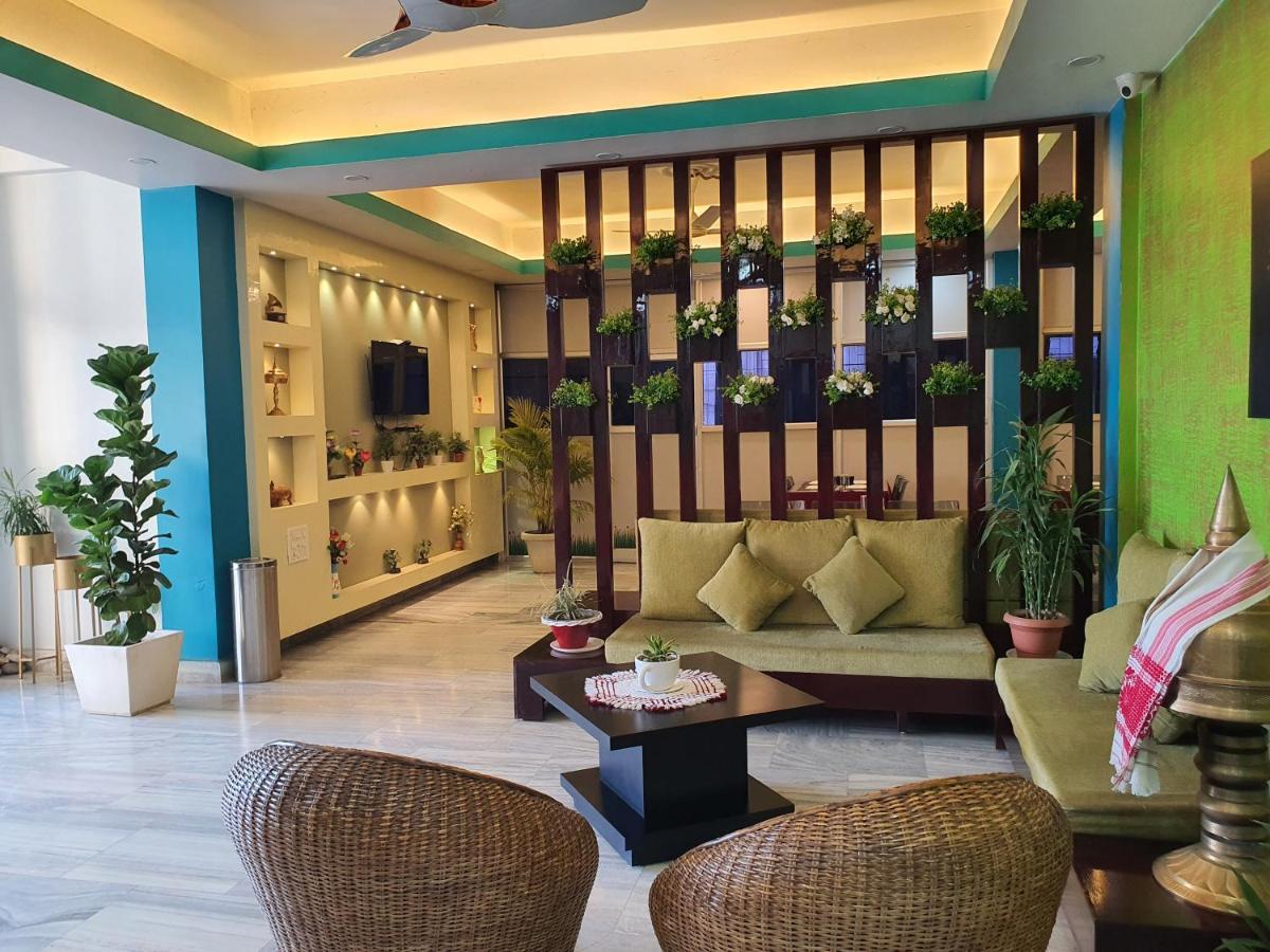 Hotel Deo Volente Sivasagar エクステリア 写真