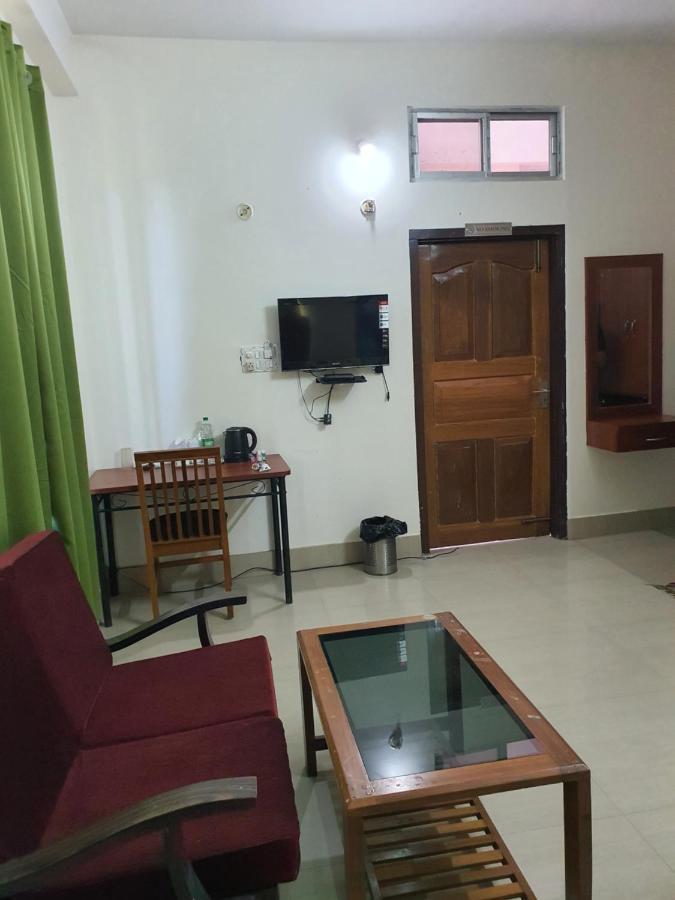 Hotel Deo Volente Sivasagar エクステリア 写真